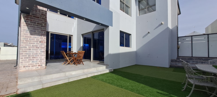 3 Bedroom Property for Sale in Calypso Beach Western Cape